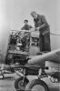 EALA_1-72_Bougie_1958_Les_Barons__Maintenance_electrique.jpg